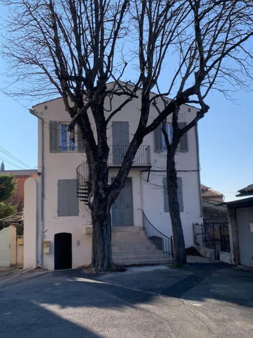 Joli Studio Centre Village Lambesc Exterior photo
